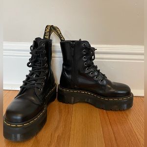 Dr. Martens Jadon Boot Leather Platform. Size 5. Black.